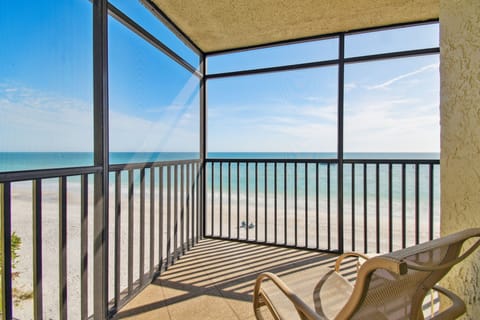 Steps to Sea! Snowbird Escape in Madeira Beach Apartment in Redington Beach