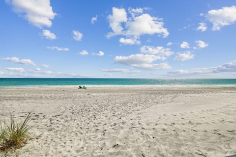 Steps to Sea! Snowbird Escape in Madeira Beach Apartment in Redington Beach
