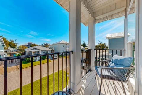 Walk to Eats! Family Hideaway 16 Mi to PCB House in Bay County