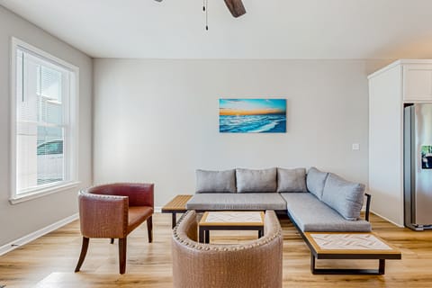 Walk to Eats! Family Hideaway 16 Mi to PCB House in Bay County