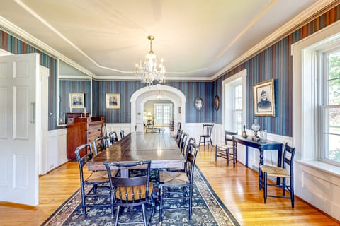 Group Getaway on Working Farm! Near Saratoga House in Saratoga