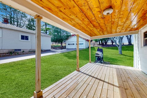 Dock! Waterfront Owasco Lake 'Moon Rise House' House in Cayuga Lake
