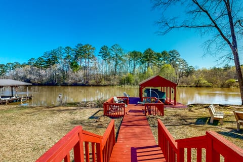 Lakefront Eatonton Haven w/ Dock: Bring Your Boat! House in Lake Sinclair