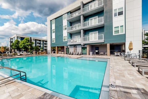 2 Mi to UF Campus! Dog-Friendly Condo w/ Pool Apartment in Gainesville