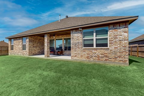Family Retreat! South College Station Home w/ Yard House in College Station