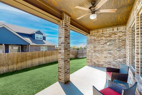 Family Retreat! South College Station Home w/ Yard House in College Station