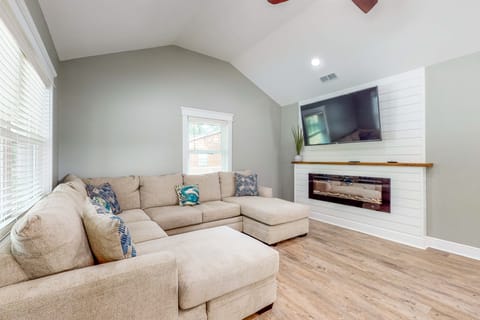 Walk to Beach! Mardi Gras Parade Route Gem in NOLA House in Bay Saint Louis