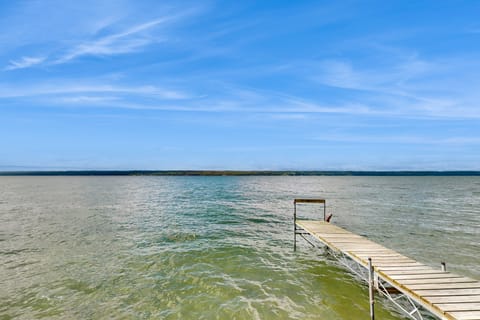 2BR Lakeside Home w/ Patio, Porch & AC House in Cayuga Lake