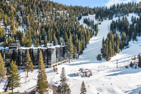 Olympic Valley Hotel Studio: Pool, Hot Tub & Golf Apartment in Palisades Tahoe (Olympic Valley)