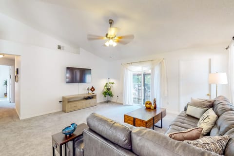 Families w/ Pets! Home Near Orlando Theme Parks House in Casselberry