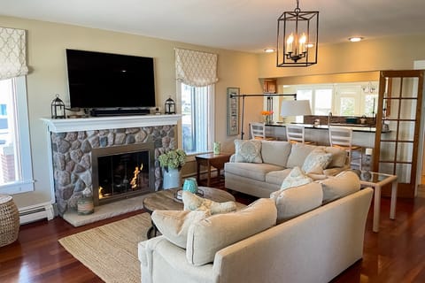 Steps to Crystal Lake! Group Getaway w/ Hot Tub House in Beulah