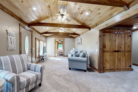 4 Mi to Dtwn Morganton! Family Retreat w/ Patio House in Morganton