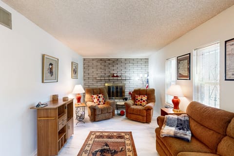 Mtn-View Home w/ Large Yard & BBQ in Sierra Vista! House in Sierra Vista