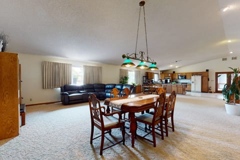 Cozy, Walkable Helena Apartment! Dogs Welcome Apartment in Helena