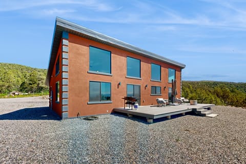 Modern, 35-Acre Mtn Escape in Cedaredge! House in Colorado