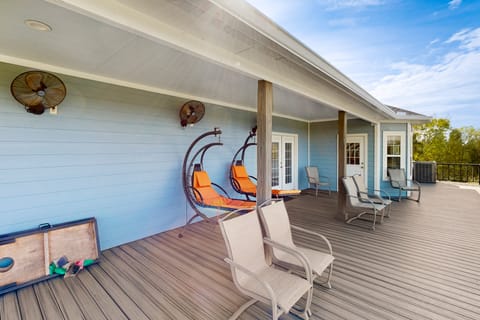 30-Acre Danbury Retreat By the Bayou: BBQ & Views House in Alvin