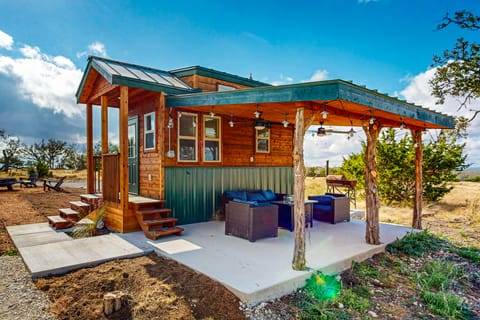 Modern Tiny House in Hill Country w/ Covered Patio Apartment in Rio Grande