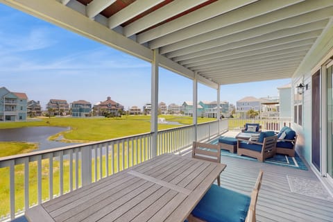 Gulf-View Beach House w/ Pointe West Resort Perks House in Galveston Island