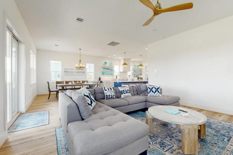 Gulf-View Beach House w/ Pointe West Resort Perks House in Galveston Island