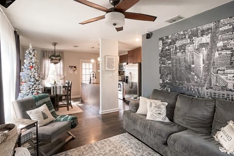 Dog-Friendly Yard! Walkable Dixieland District Gem House in Lakeland