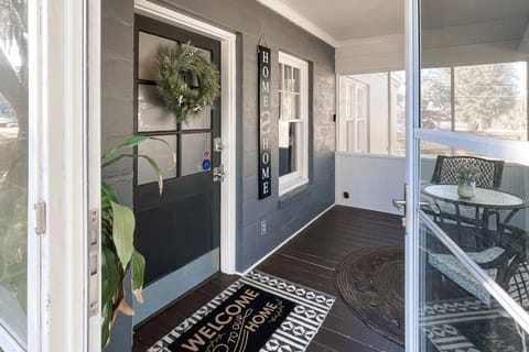 Dog-Friendly Yard! Walkable Dixieland District Gem House in Lakeland