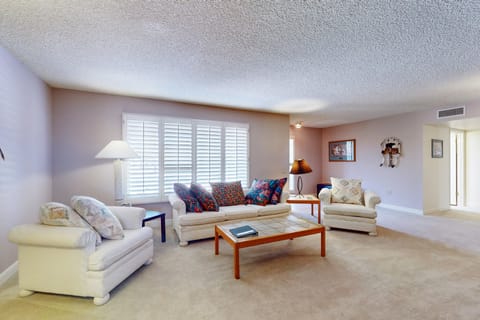 Long-Term Stay in Sun City! Lovely Home w/ Patio House in Sun City