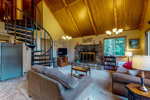 Deck & Mtn Views! Family A-Frame Cabin in Bailey House in Bailey