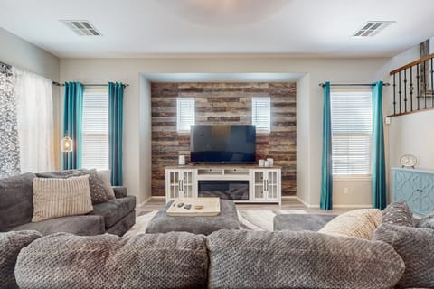 Sports & Sun: Goodyear Home w/ Pool Near Stadiums House in Goodyear