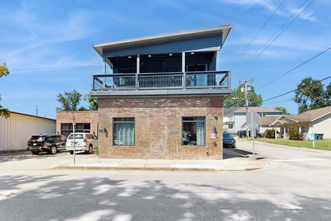 Walkable Gem! Dtwn Chattanooga Base w/ Balcony Apartment in Chattanooga