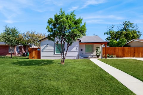Game Room! Family Home, 6 Mi to Pearl District House in San Antonio