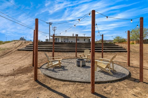 4BR Home in Joshua Tree w/ Private Pool & Fire Pit House in Joshua Tree