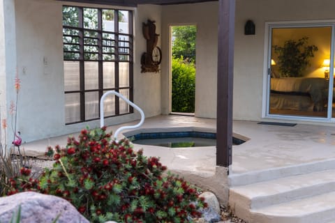 Poolside Splendor! Spacious De Anza Golf Club Home House in Borrego Springs