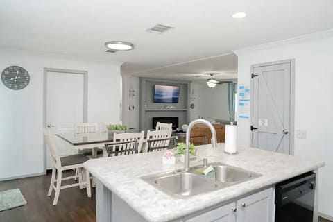 Boat Dock! Canal-Front Family Retreat in PCB House in Upper Grand Lagoon