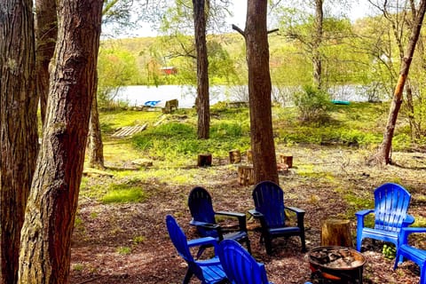 Hot Tub, Dock, Pool Table! Lakefront Poconos Haven House in Luzerne County