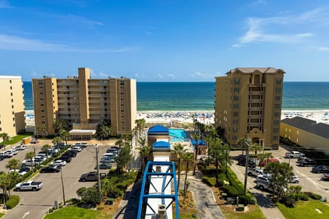 Walk to Beach: Gulf Shores Getaway w/ Pool Access! Apartment in West Beach