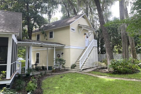 Steps to Riverfront: Dtwn Bluffton Studio! Apartment in Bluffton