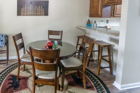 2 BR Home w/ Private Balcony & Mountain Views Apartment in Pigeon Forge