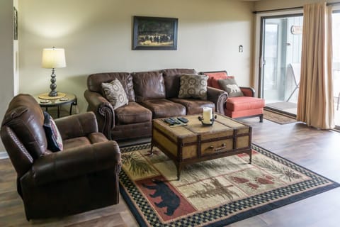 2 BR Home w/ Private Balcony & Mountain Views Apartment in Pigeon Forge