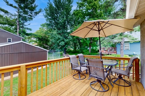 Steps to Dtwn & St Croix River! 'Stucco House' House in Wisconsin