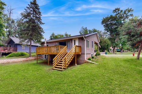 Steps to Dtwn & St Croix River! 'Stucco House' House in Wisconsin