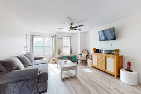 2BR Condo Steps to the Beach & Blvd-Dog-Friendly House in Mission Beach