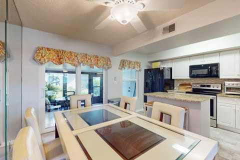 1 Mi to Beach! Marco Island Family Getaway w/ Pool Apartment in Marco Island