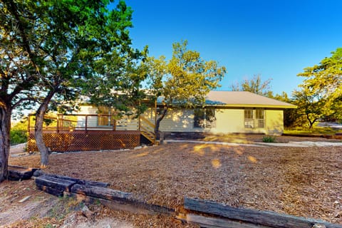 Hill Country Views & Patio: Private Home House in Pipe Creek