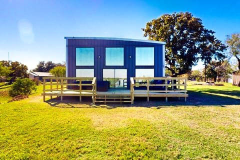 Lakefront Oasis w/ Water Toys! Breckenridge Home House in Texas