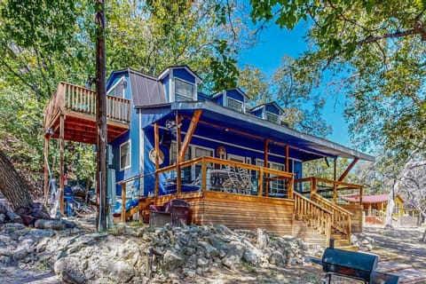 2BR Home on River w/ Outdoor Dining Area & Deck House in Pipe Creek