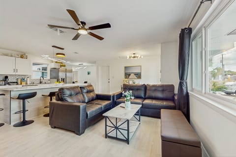 4BR Coastal Home w/ Outdoor Space, Close to Beach House in Okaloosa Island