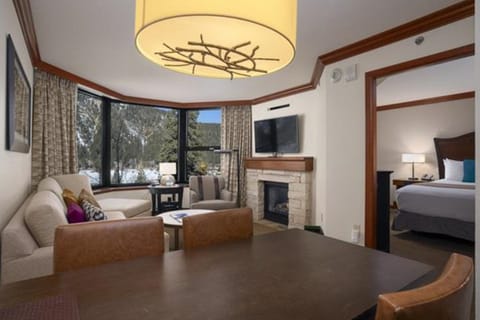 Ski-In/Ski-Out! 2BR Condo w/ Resort Pools, Spa Apartment in Palisades Tahoe (Olympic Valley)