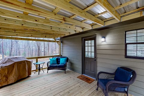 Dogs Welcome! 'Big Oak Hideaway' Near Lake Martin House in Lake Martin