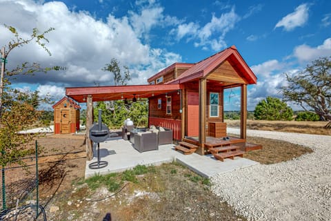 Romantic Tiny House w/ Views in Harper! Apartment in Rio Grande