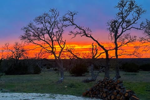 Romantic Tiny House w/ Views in Harper! Apartment in Rio Grande